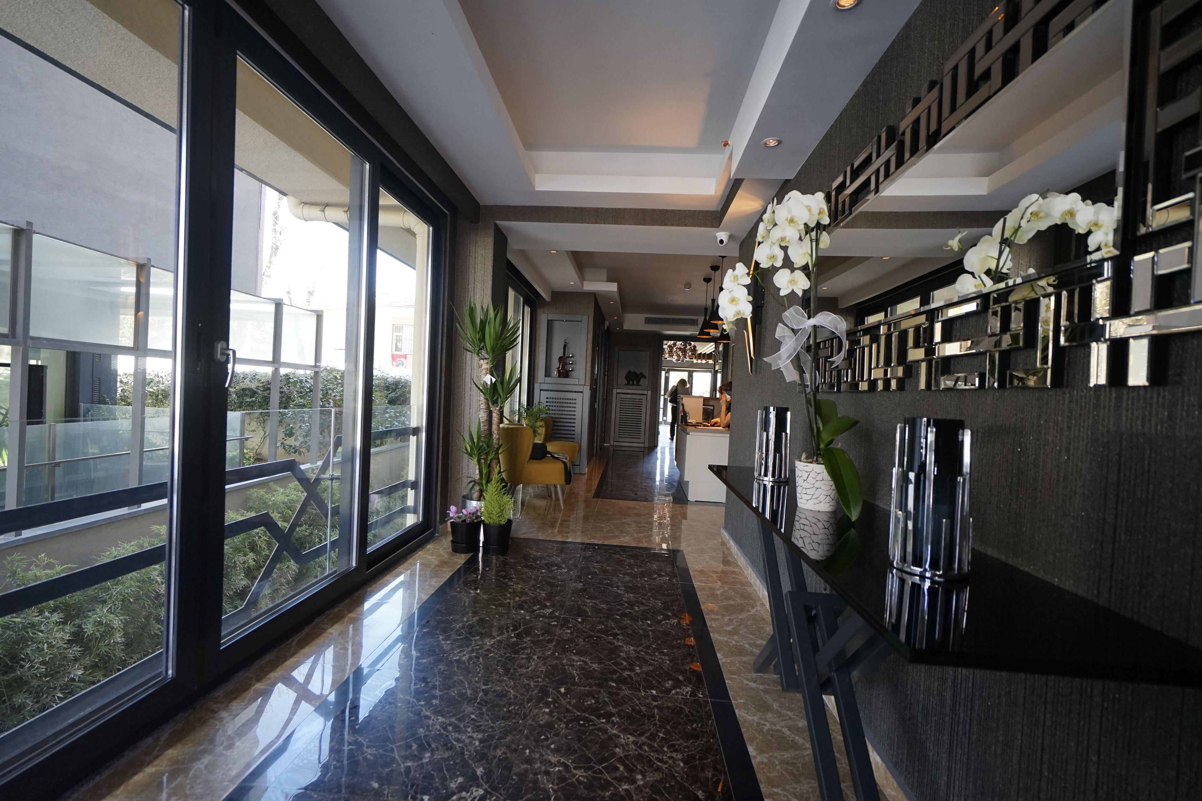 Riva'S Moda — Photos 1